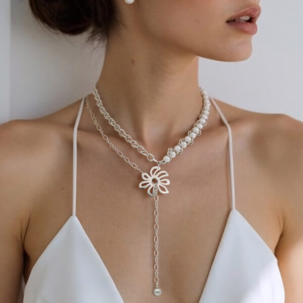 3 Flower pearl necklace