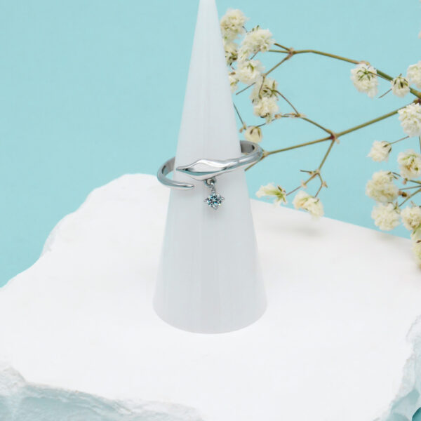 Tail Spike Open Ring