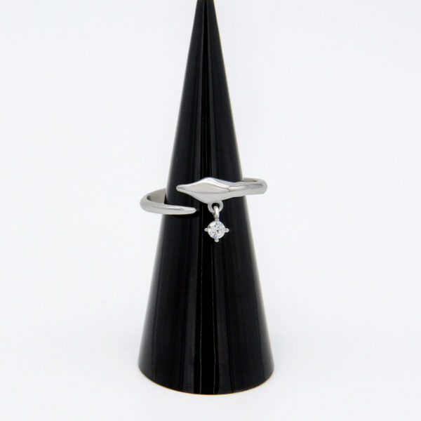 Tail Spike Open Ring