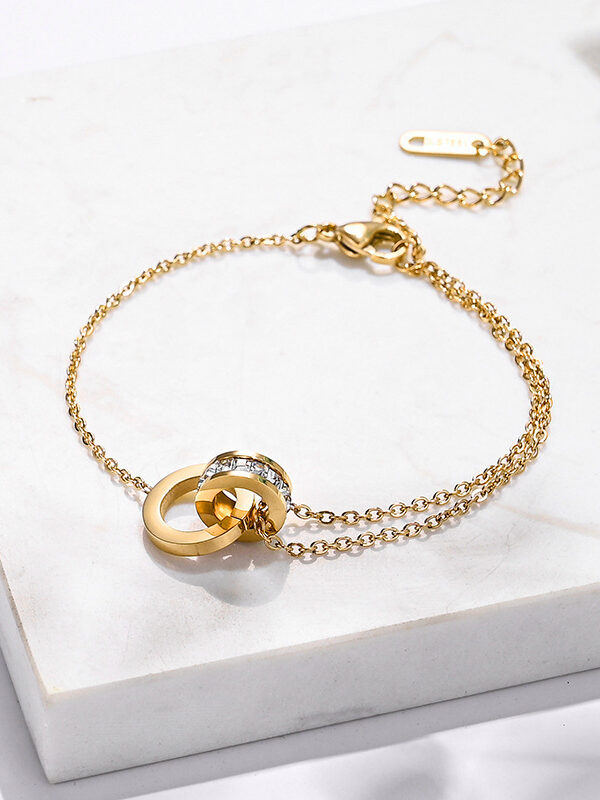 Interlocking Chain Bracelet for Women